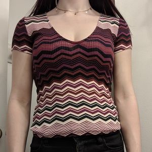 Zig zag fitted v neck